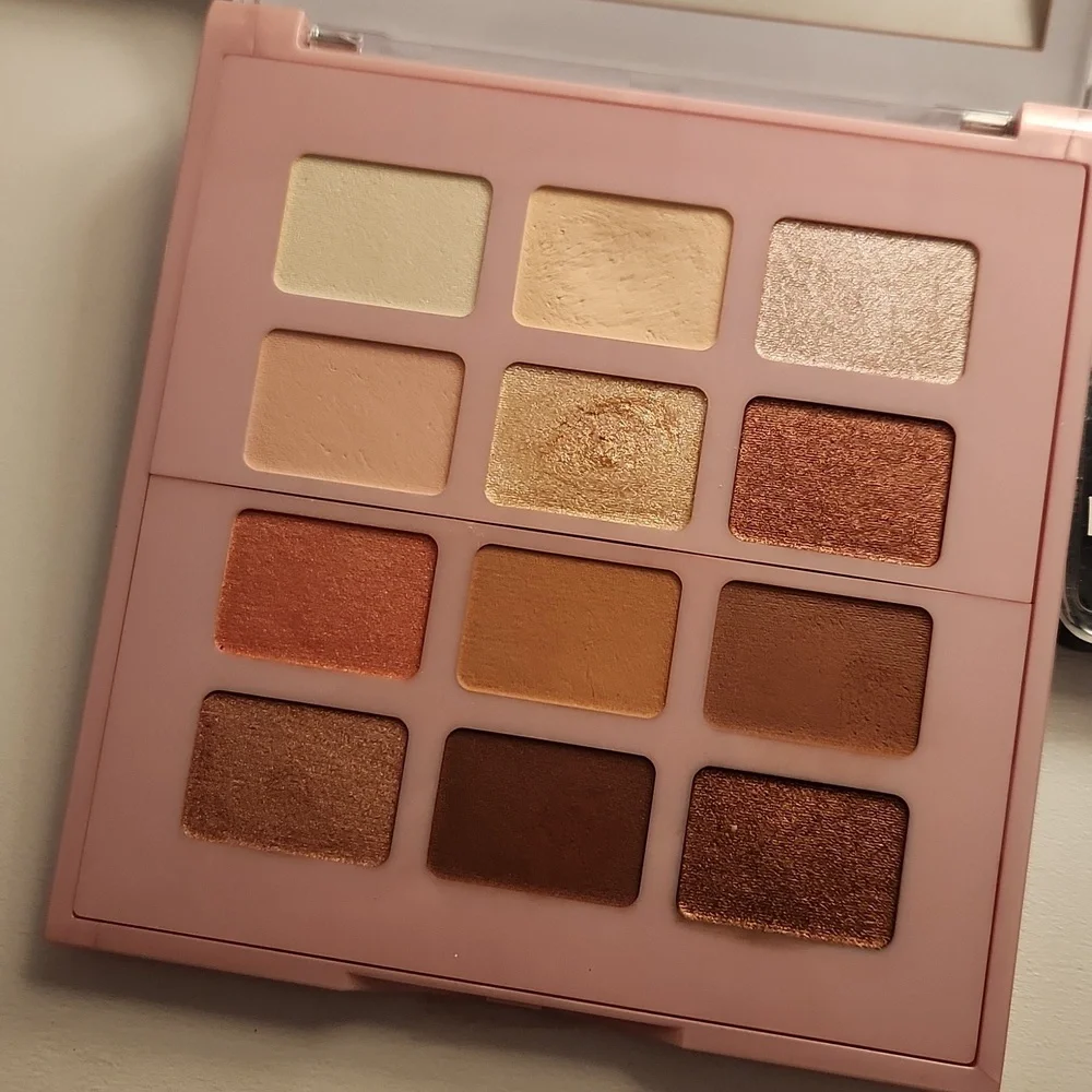 Eyeshadow Bundle 💗 - Picture 2 of 10